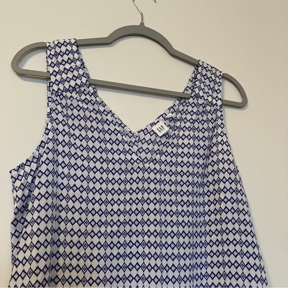 NWT GAP Sleeveless V-Neck Print Shift Dress